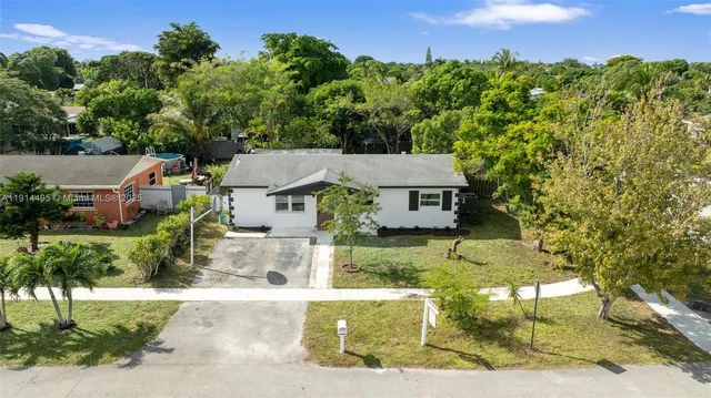 $499,999 | 511 Southwest 72nd Avenue, North Lauderdale, FL 33068