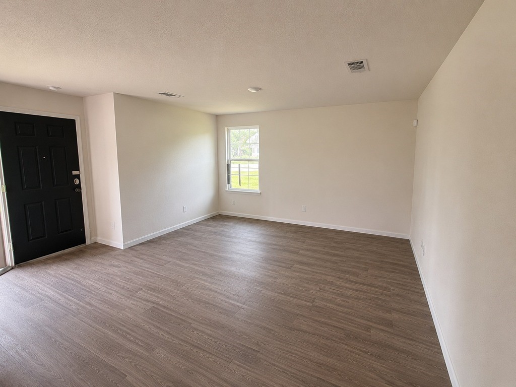 4423 Trigg Street Houston, TX 77093 - Photo 2 of 26 Unit A Family Room