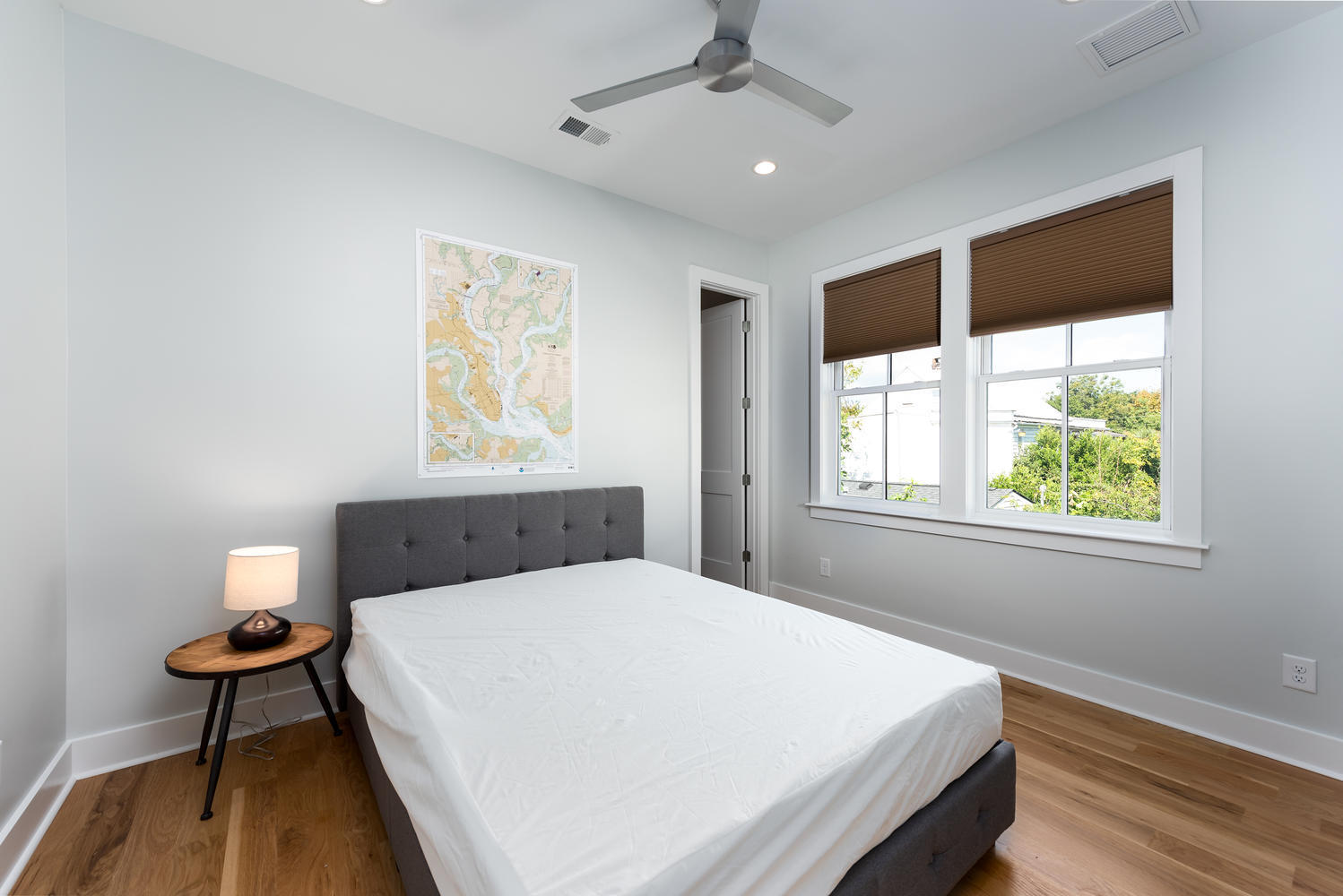 92 Spring Street Charleston, SC 29403 - Photo 6 of 16 92 Spring Street Charleston SC-large-006