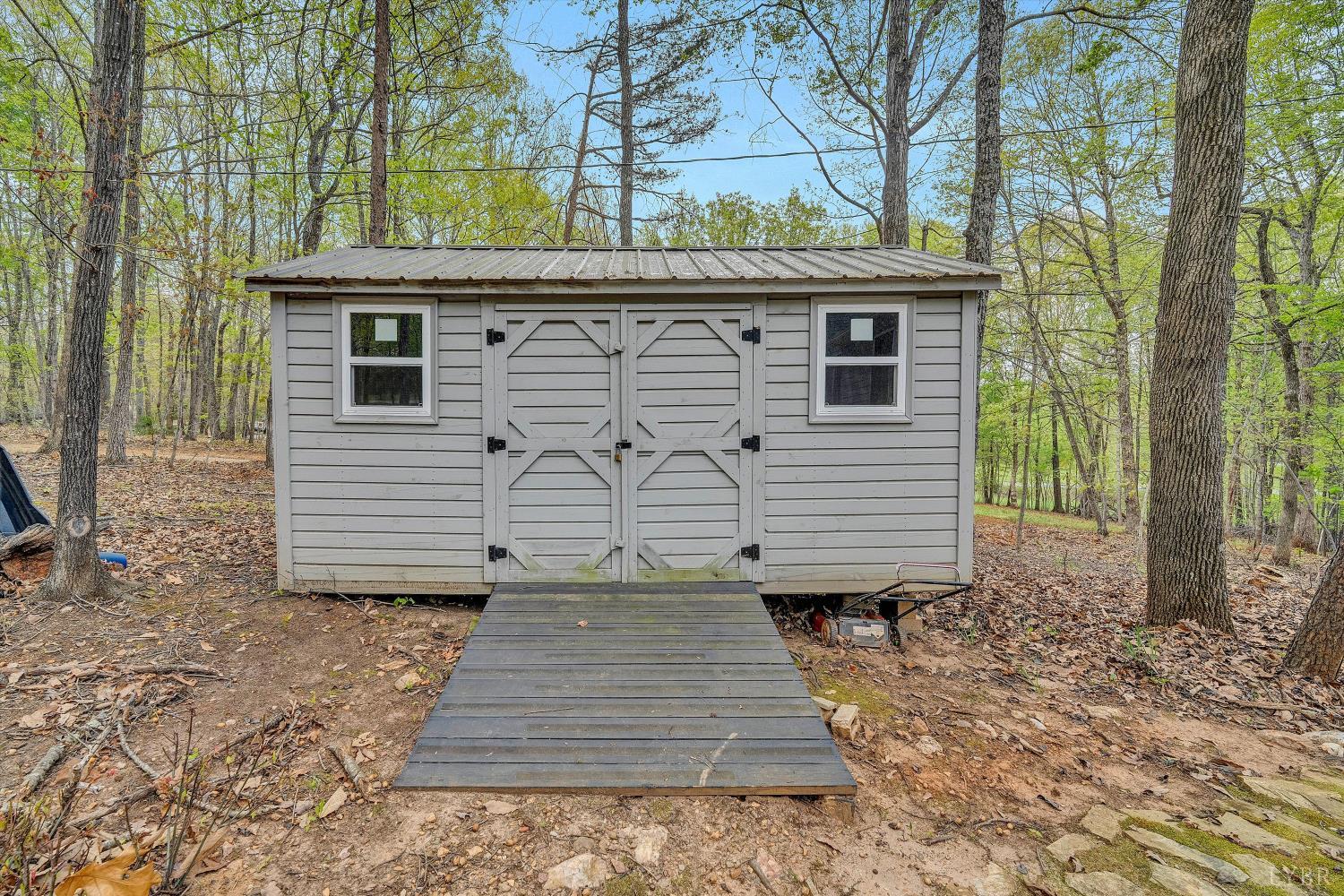 1681 Diamond Hill Road Moneta, VA 24121 - Photo 37 of 48 Gallery Image 37