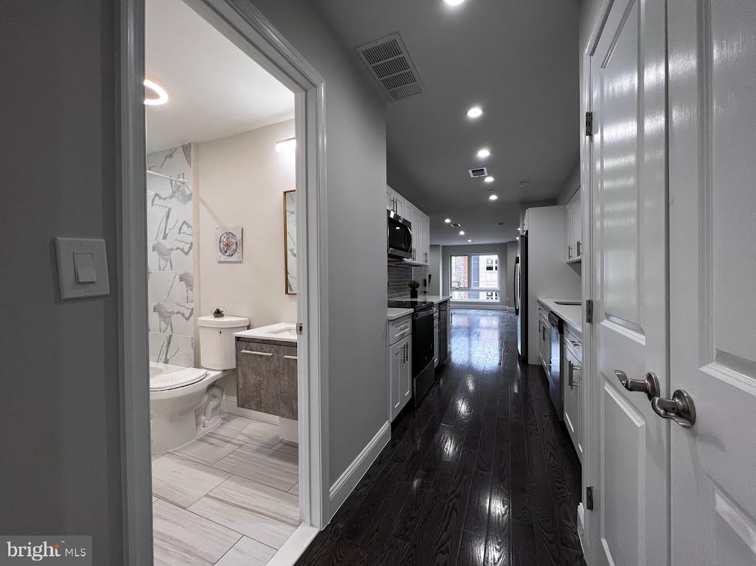 1703 South 22nd Street, Unit 1 Philadelphia, PA 19145 - Photo 32 of 39