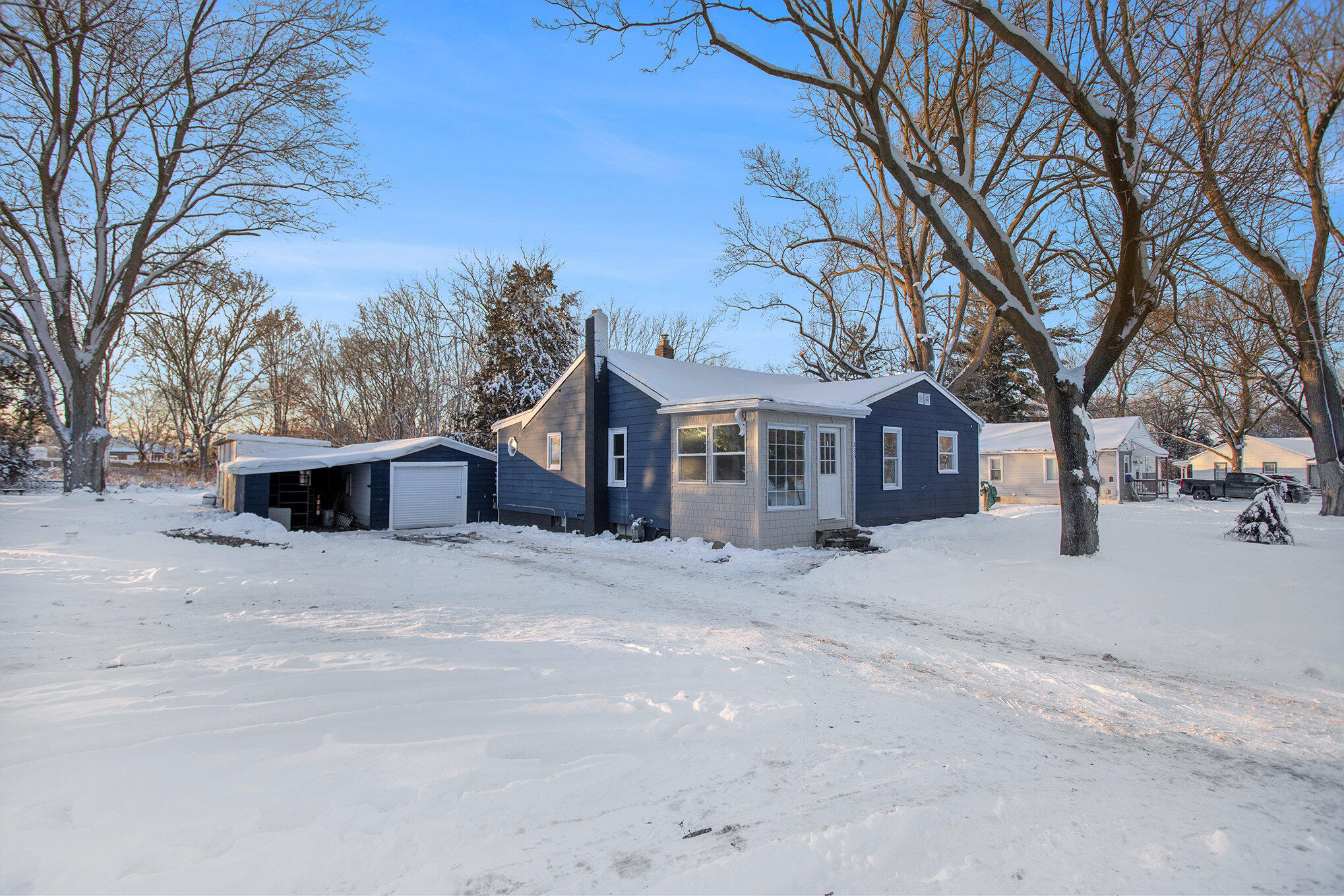 233 Reynolds Road Springfield, MI 49037 - Photo 3 of 17 233 Reynolds Rd