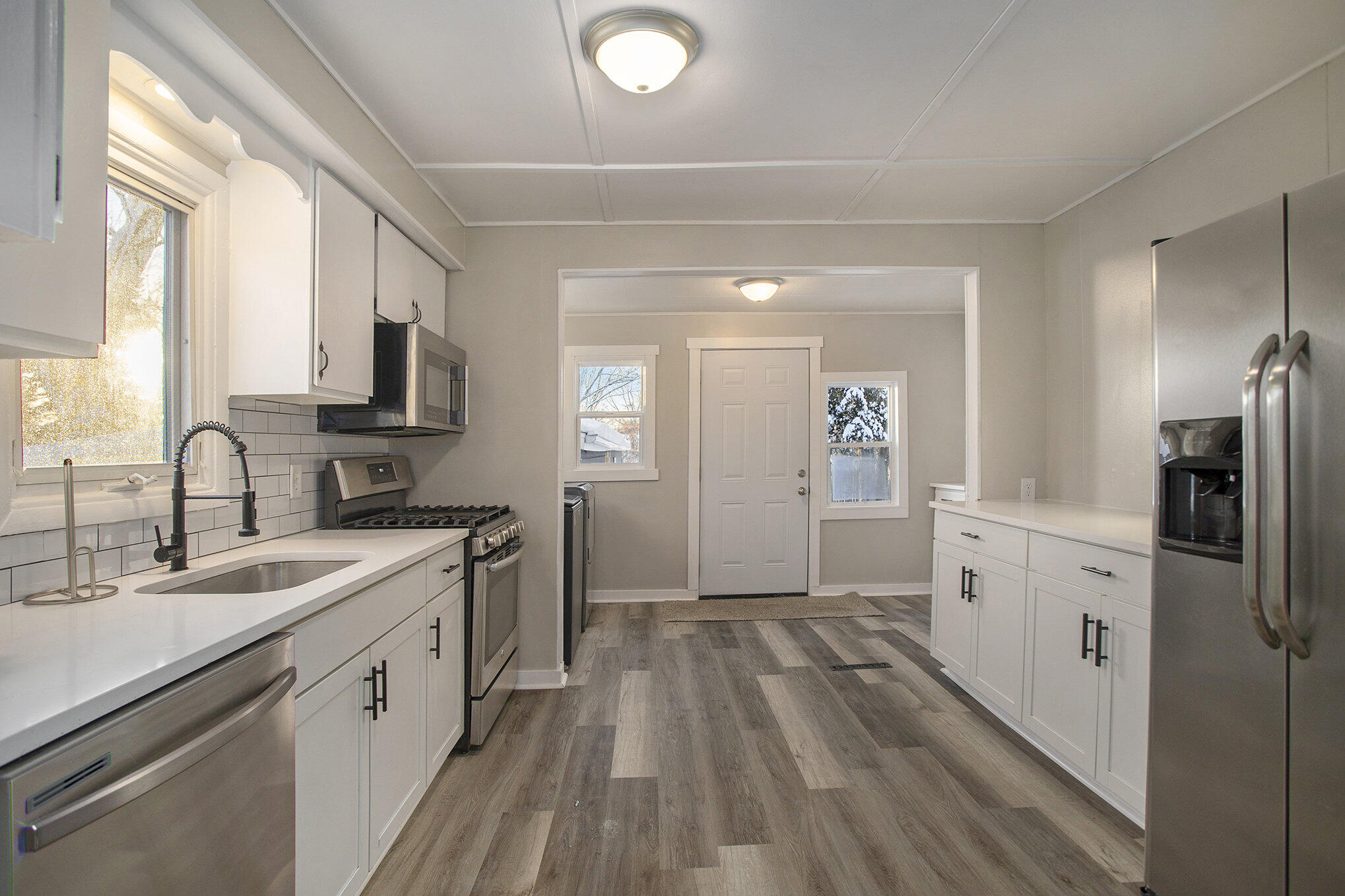 233 Reynolds Road Springfield, MI 49037 - Photo 6 of 17 Kitchen