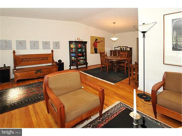 630 Wanamaker Road Jenkintown, PA 19046 - Photo 2 of 4 Living Room