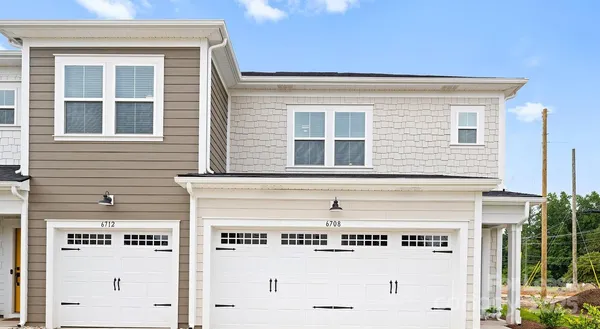 $2,977 | 9100 Bluedale Road, Unit SERENITY, Charlotte, NC 28216