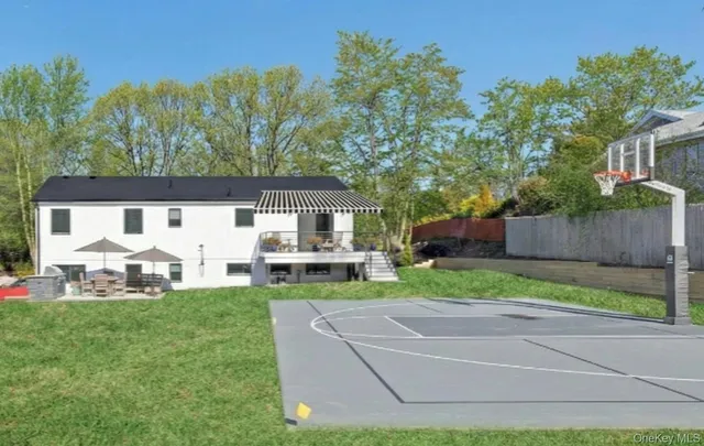 $3,395,000 | 238 Sebonac Road, Southampton, NY 11968