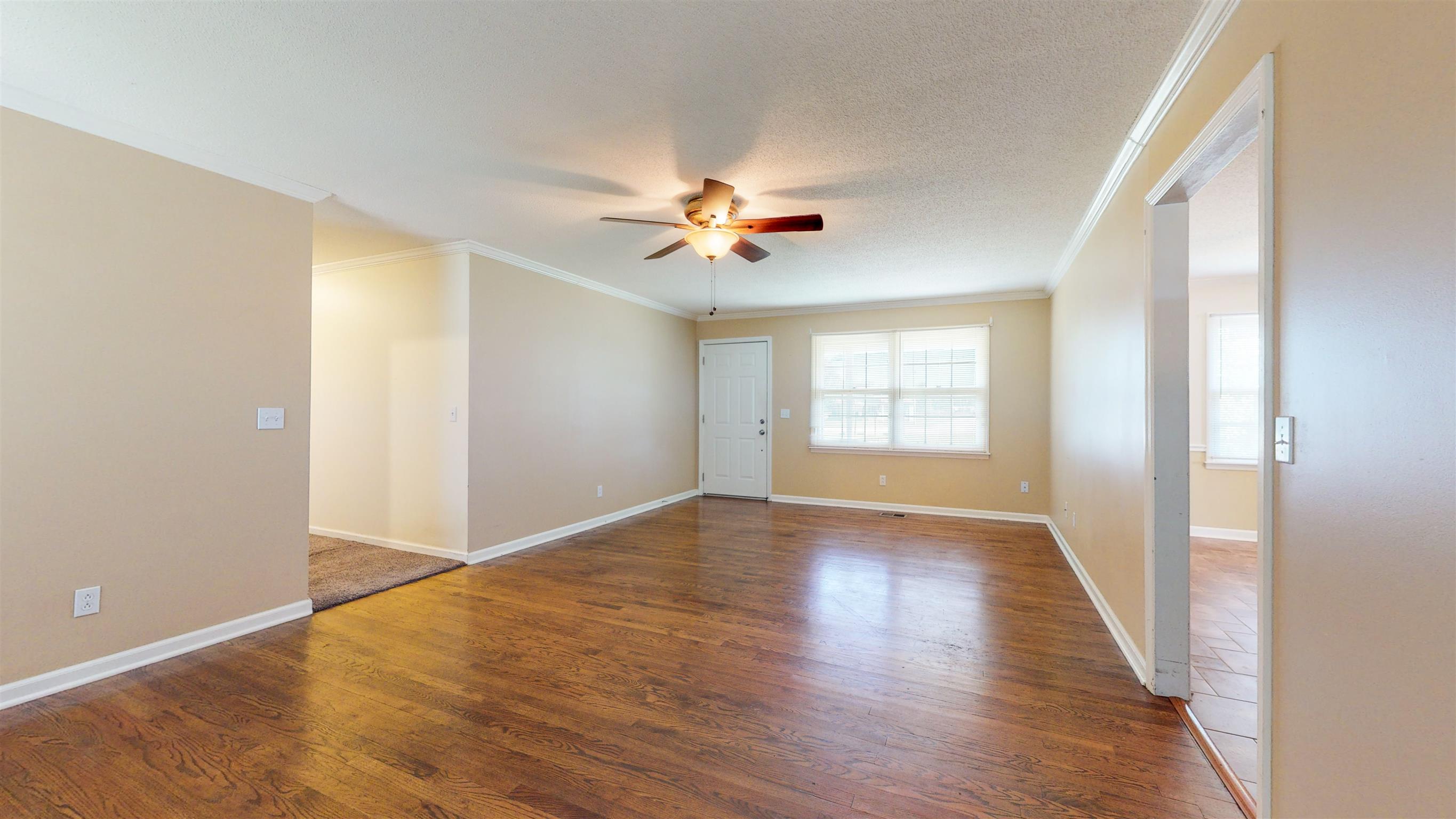 4672 Barfield Crescent Road Murfreesboro, TN 37128 - Photo 3 of 15 Large livingroom