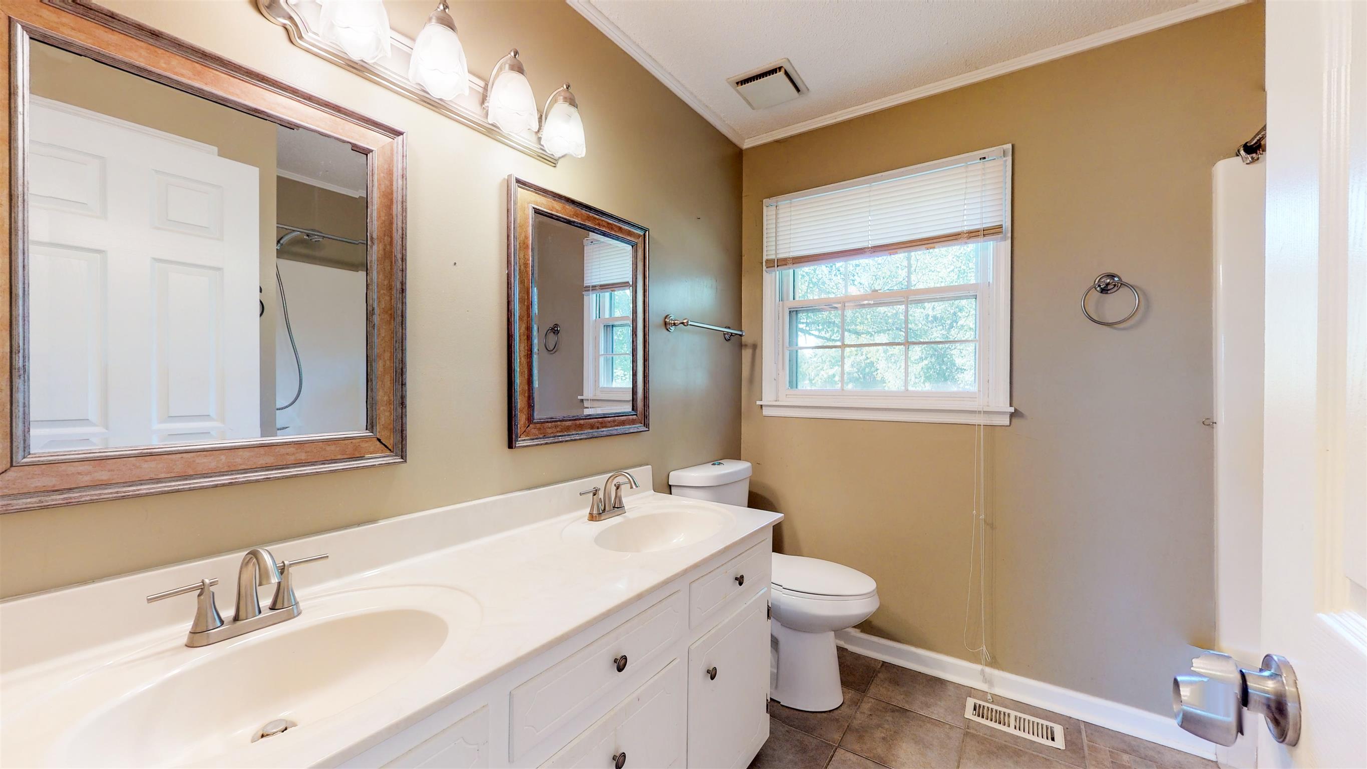 4672 Barfield Crescent Road Murfreesboro, TN 37128 - Photo 8 of 15 bathroom with double vanity