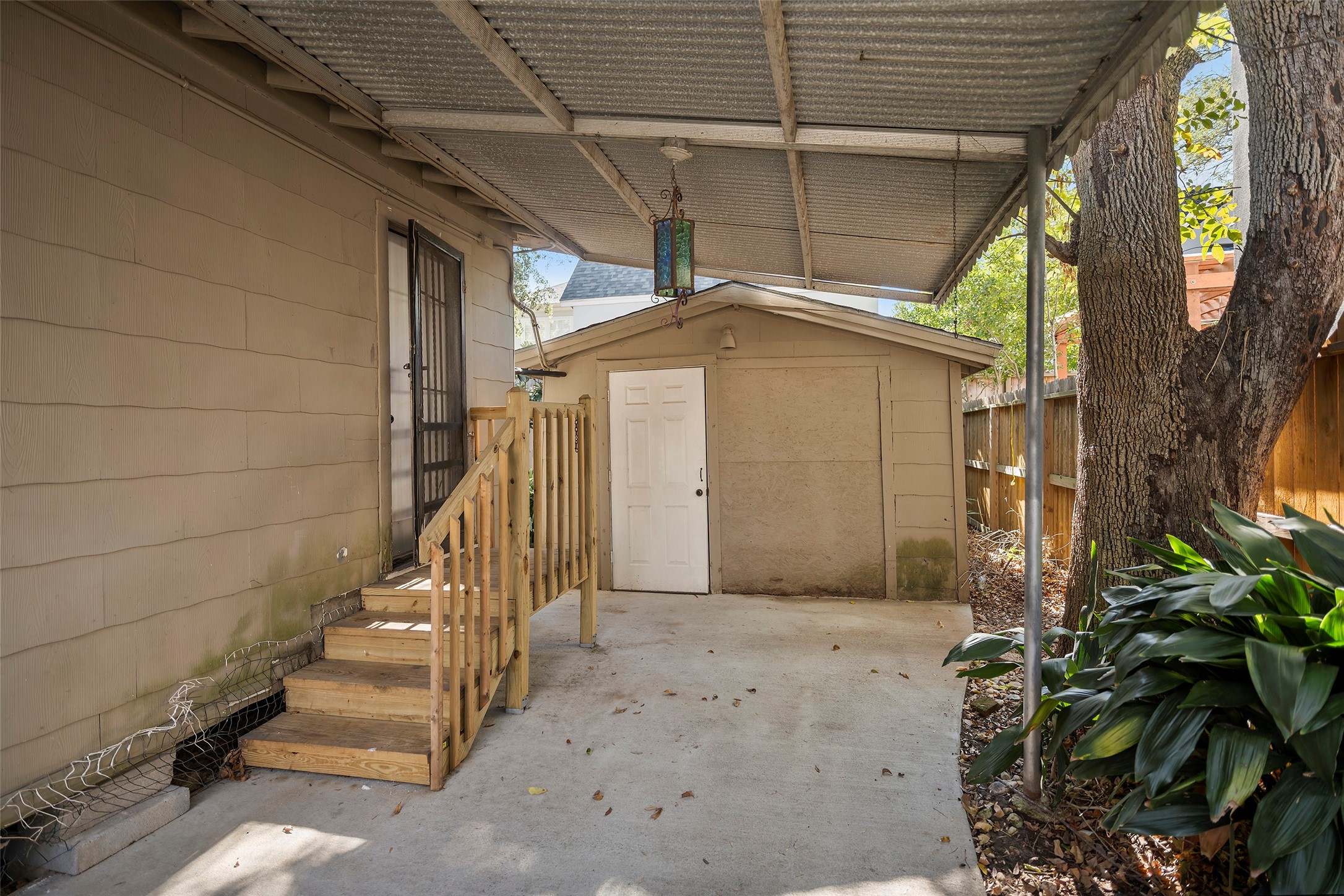 4111 Law Street West University Place, TX 77005 - Photo 19 of 29 a view of entryway