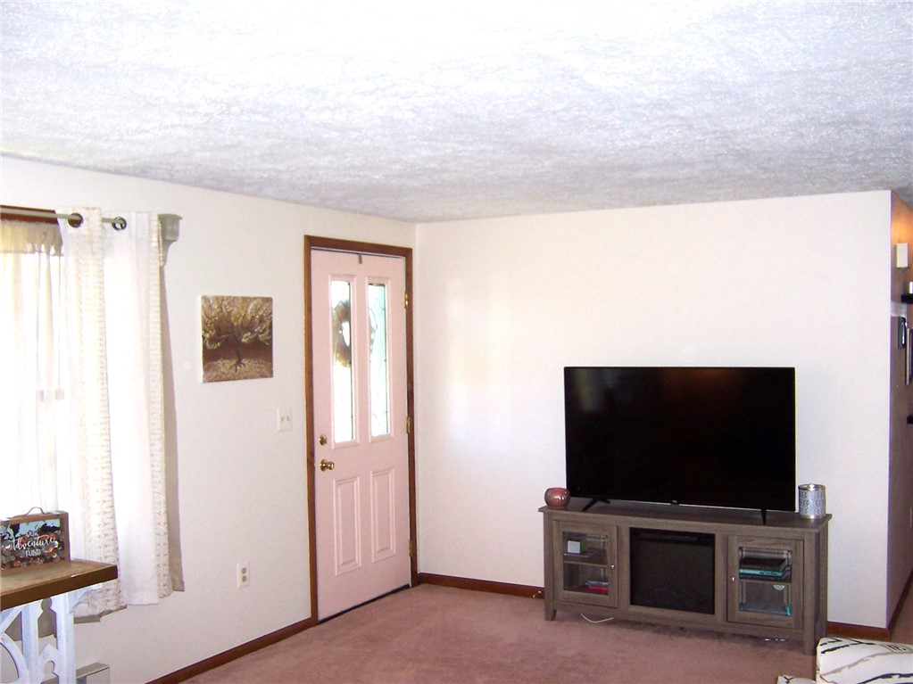 4024 Hulberton Road Murray, NY 14470 - Photo 7 of 24 Living Room