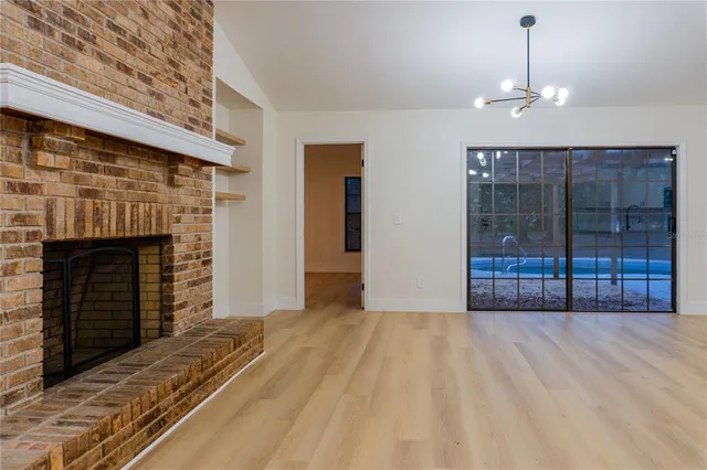 a view of a house with backyard