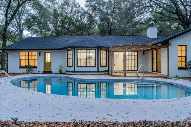 a view of a trees in a park