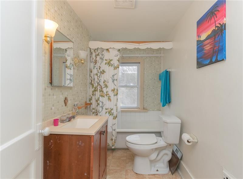 116 Blackhawk Road Beaver Falls, PA 15010 - Photo 10 of 14 Full Bath