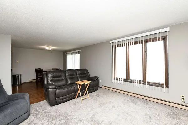 $649,900 | 241 6th Avenue South, Casselton, ND 58012
