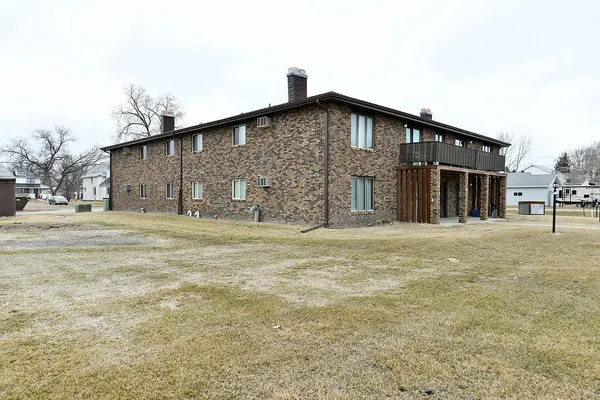 $649,900 | 241 6th Avenue South, Casselton, ND 58012