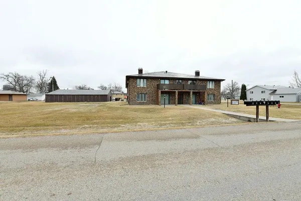 $649,900 | 241 6th Avenue South, Casselton, ND 58012