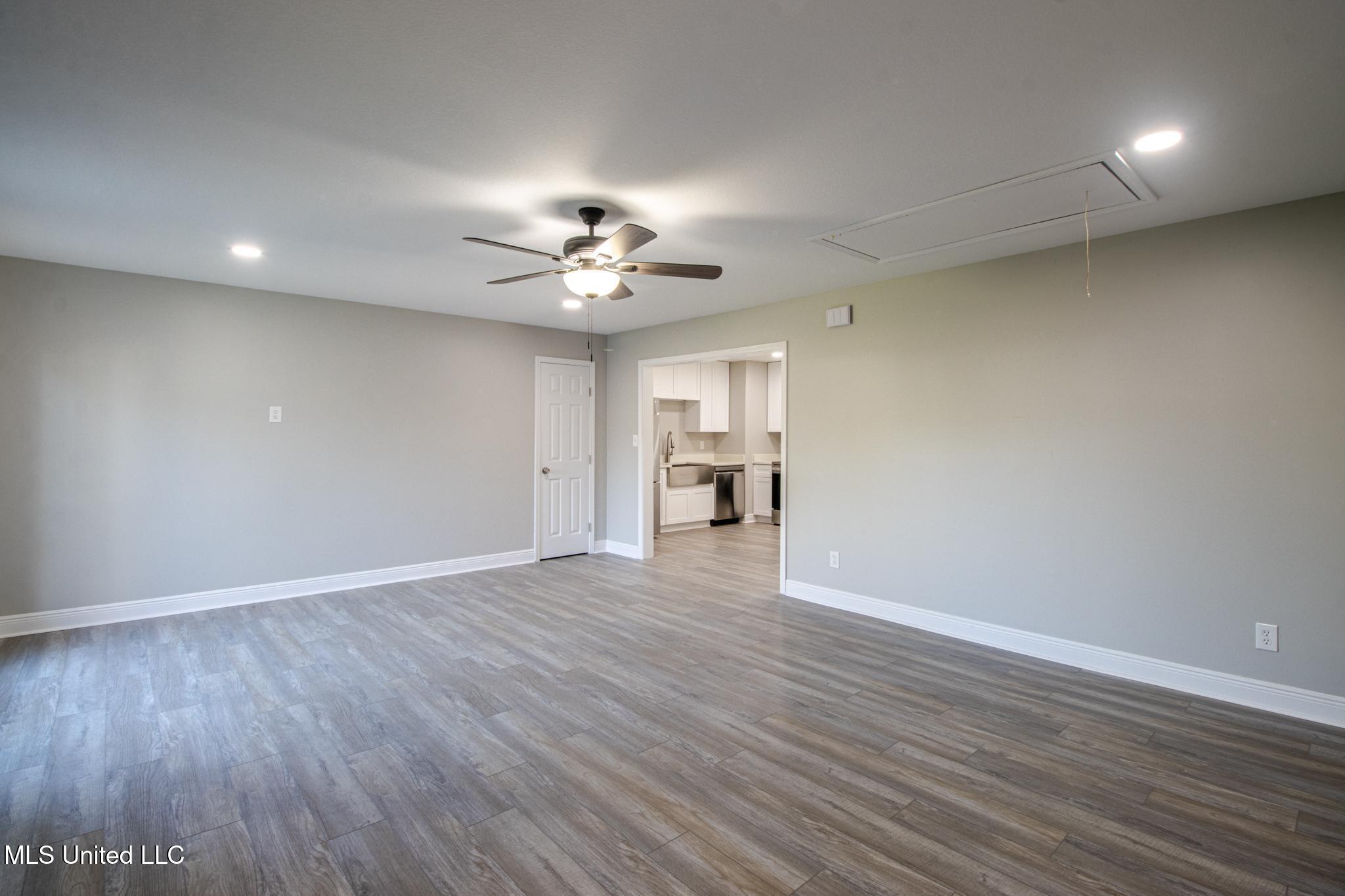 303 Alexander Road Long Beach, MS 39560 - Photo 9 of 21 307 Alexander-107012