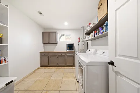 $635,000 | 1108 Wakefield Drive, Houston, TX 77018