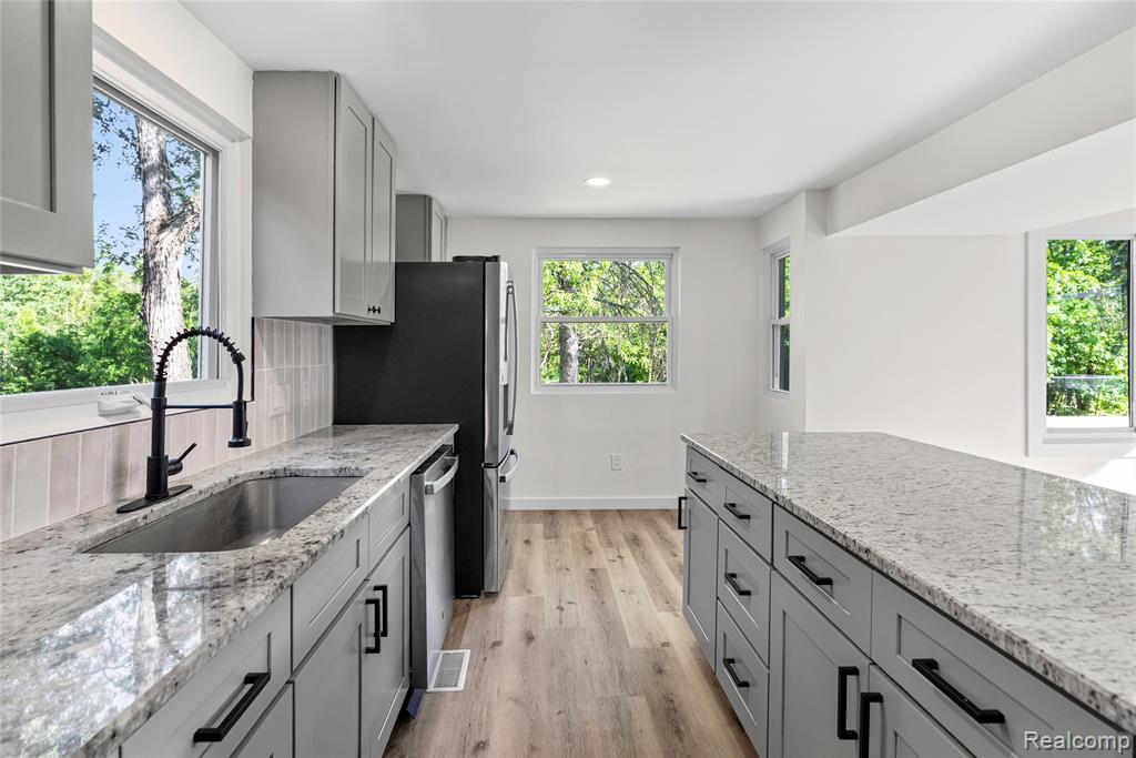 1460 West Silverbell Road Lake Orion, MI 48359 - Photo 29 of 69