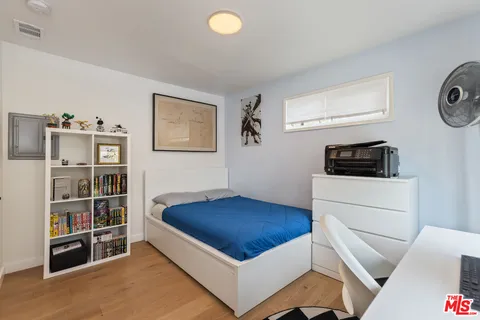 $2,035,888 | 2922 Highland Avenue, Santa Monica, CA 90405