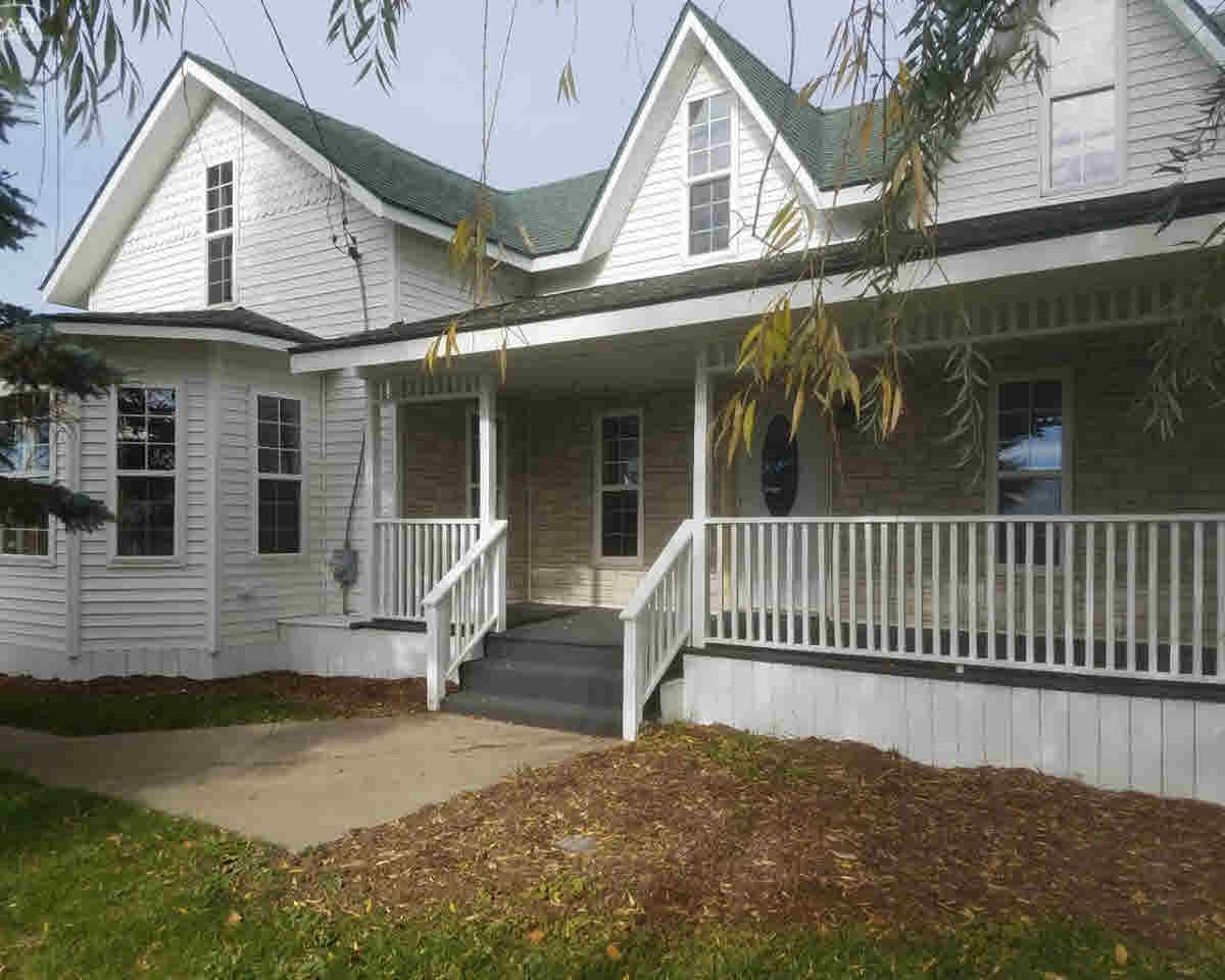 8987 Henderson Road New Lothrop, MI 48460 - Photo 1 of 20 21233079.JPG