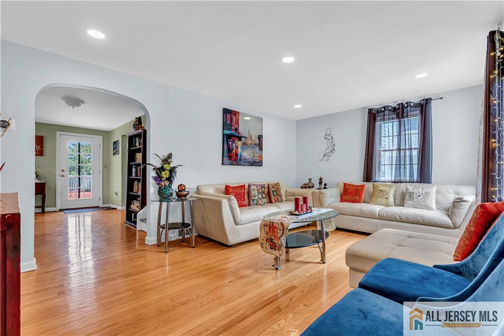 267 Friendship Road Cranbury, NJ 08512 - Photo 5 of 53