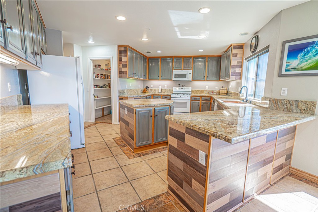 32628 Ridge Top Lane Castaic, CA 91384 - Photo 21 of 57 Gallery Image 21