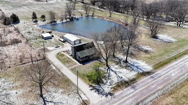 $469,999 | 16015 Leavenworth Road, Basehor, KS 66007