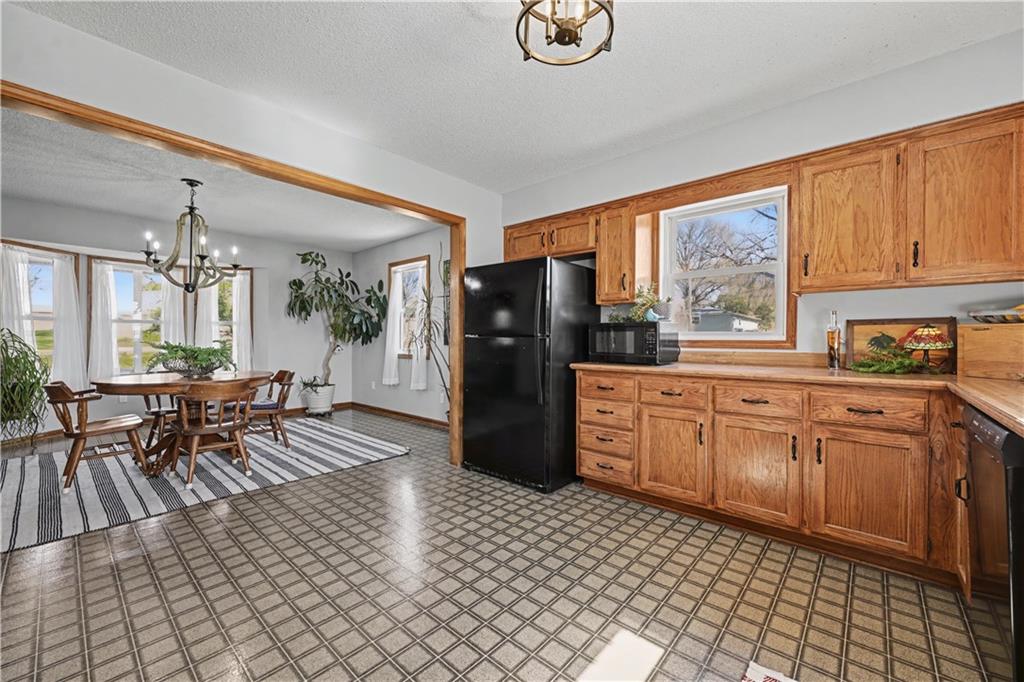 16015 Leavenworth Road Basehor, KS 66007 - Photo 14 of 42