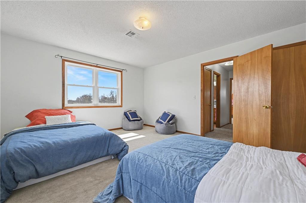 16015 Leavenworth Road Basehor, KS 66007 - Photo 24 of 42