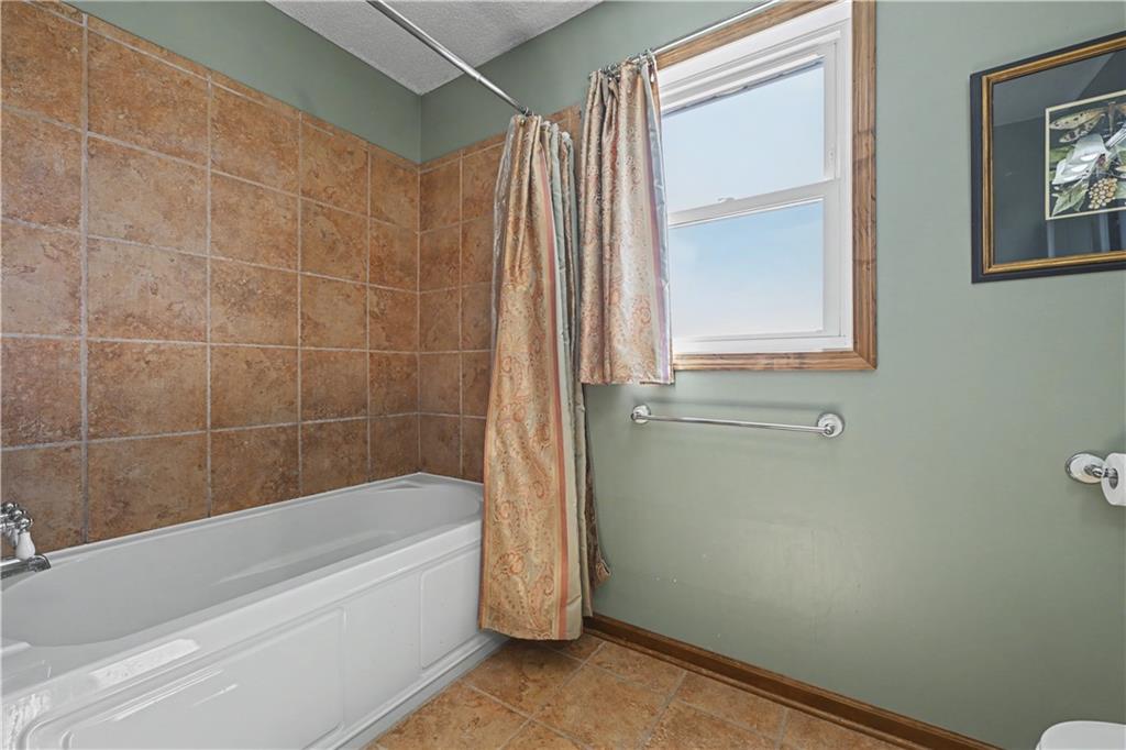 16015 Leavenworth Road Basehor, KS 66007 - Photo 27 of 42