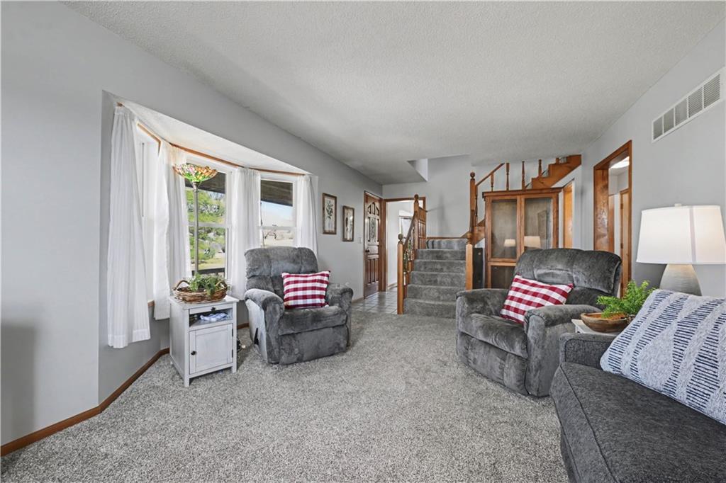 16015 Leavenworth Road Basehor, KS 66007 - Photo 8 of 42