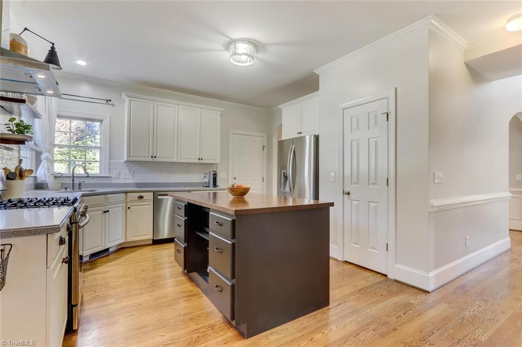 8510 Billet Place Oak Ridge, NC 27310 - Photo 11 of 40