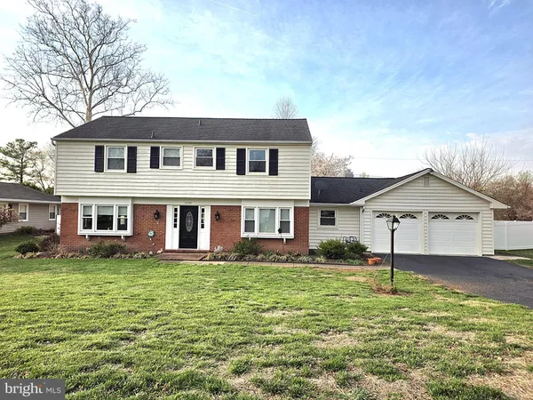 $859,000 | 13109 Poplar Tree Road, Fairfax, VA 22033