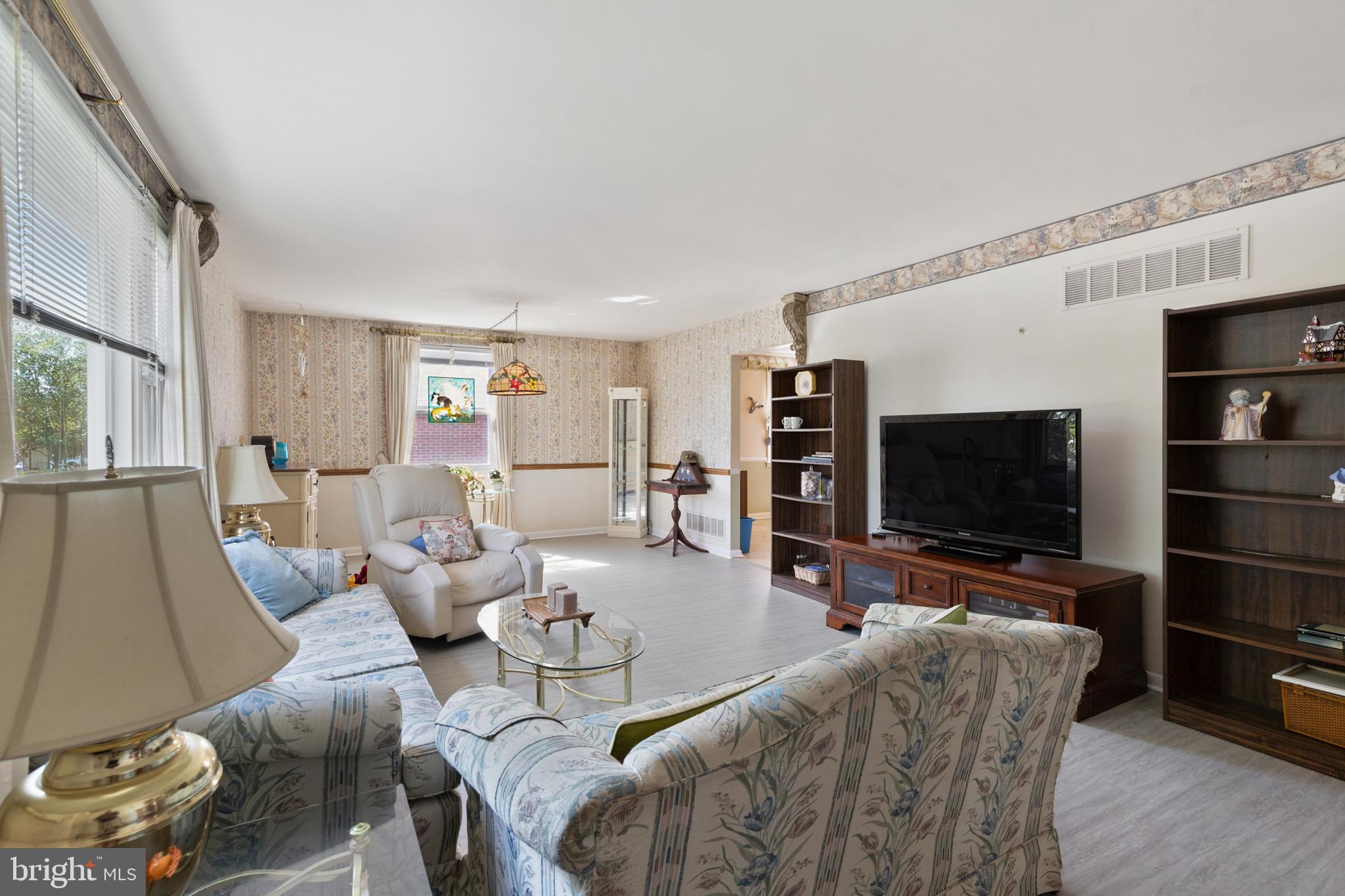 407 St Patrick Road Baltimore, MD 21206 - Photo 5 of 25 Gallery Image 5