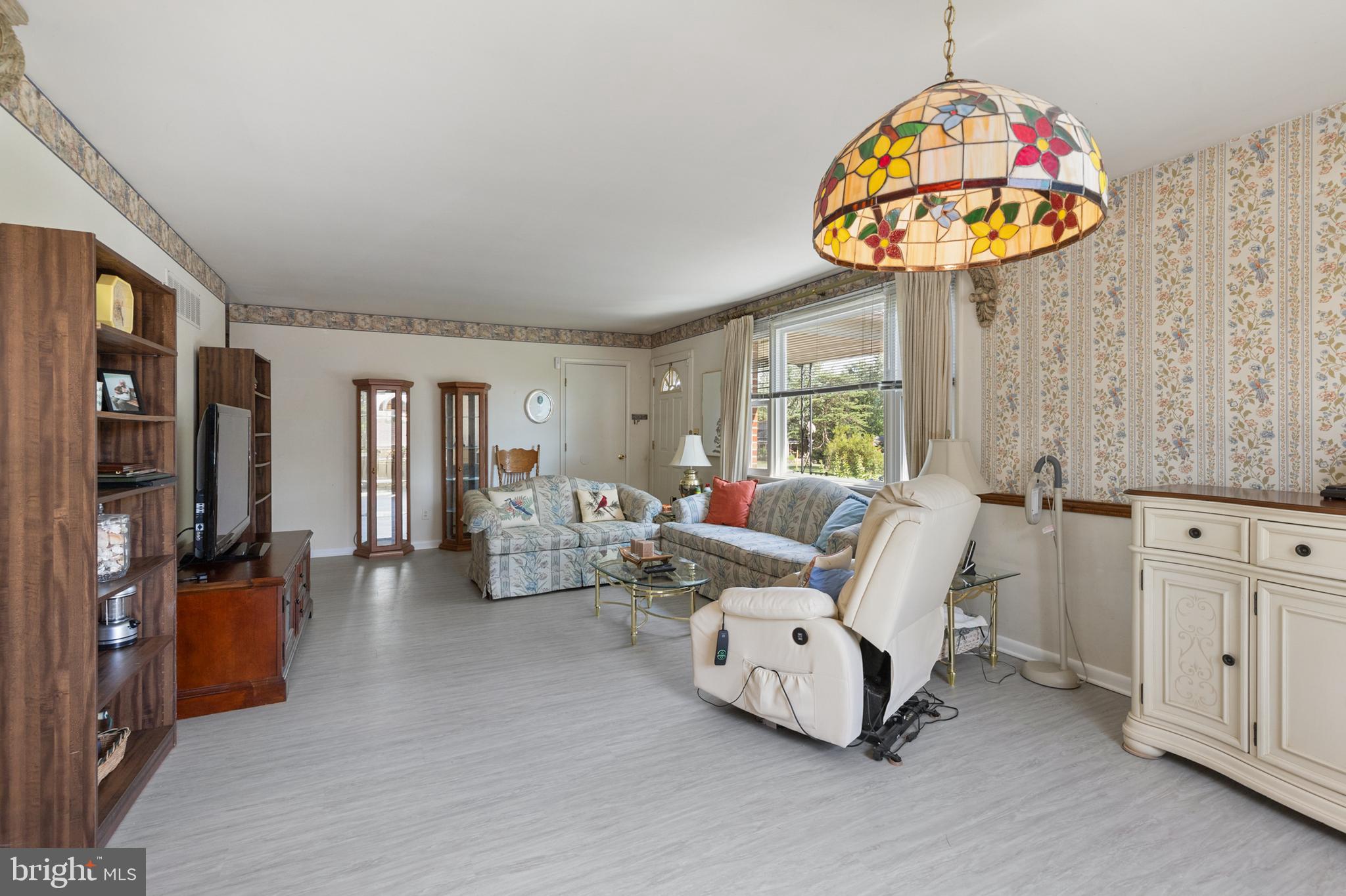 407 St Patrick Road Baltimore, MD 21206 - Photo 6 of 25 Gallery Image 6