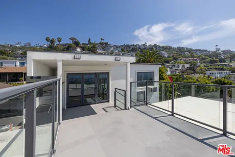 $1,695,000 | 2442 South Coast Highway, Unit 8, Laguna Beach, CA 92651