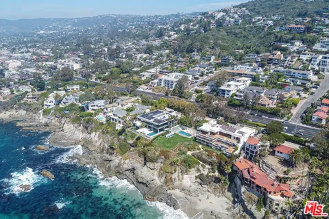 $1,695,000 | 2442 South Coast Highway, Unit 8, Laguna Beach, CA 92651
