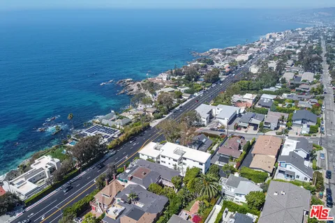 $1,695,000 | 2442 South Coast Highway, Unit 8, Laguna Beach, CA 92651