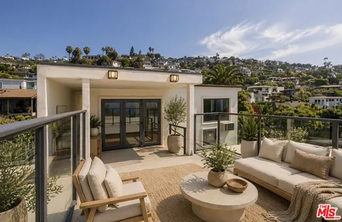 $1,695,000 | 2442 South Coast Highway, Unit 8, Laguna Beach, CA 92651