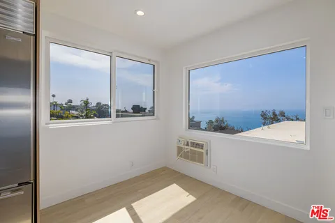 $1,695,000 | 2442 South Coast Highway, Unit 8, Laguna Beach, CA 92651