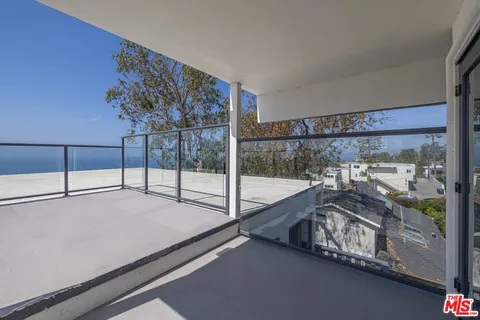 $1,695,000 | 2442 South Coast Highway, Unit 8, Laguna Beach, CA 92651