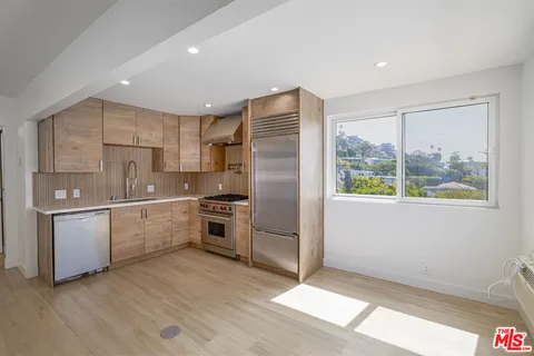 $1,695,000 | 2442 South Coast Highway, Unit 8, Laguna Beach, CA 92651