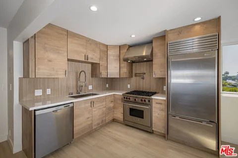 $1,695,000 | 2442 South Coast Highway, Unit 8, Laguna Beach, CA 92651