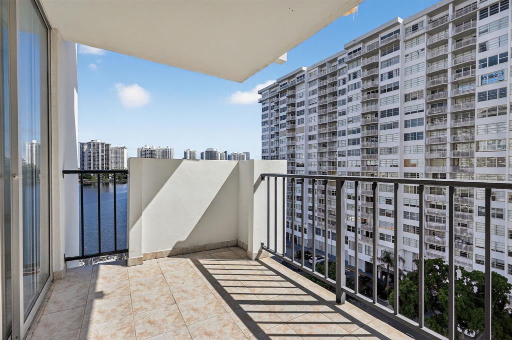 2750 Northeast 183rd Street, Unit 911 Aventura, FL 33160 - Photo 30 of 34 a view of a balcony