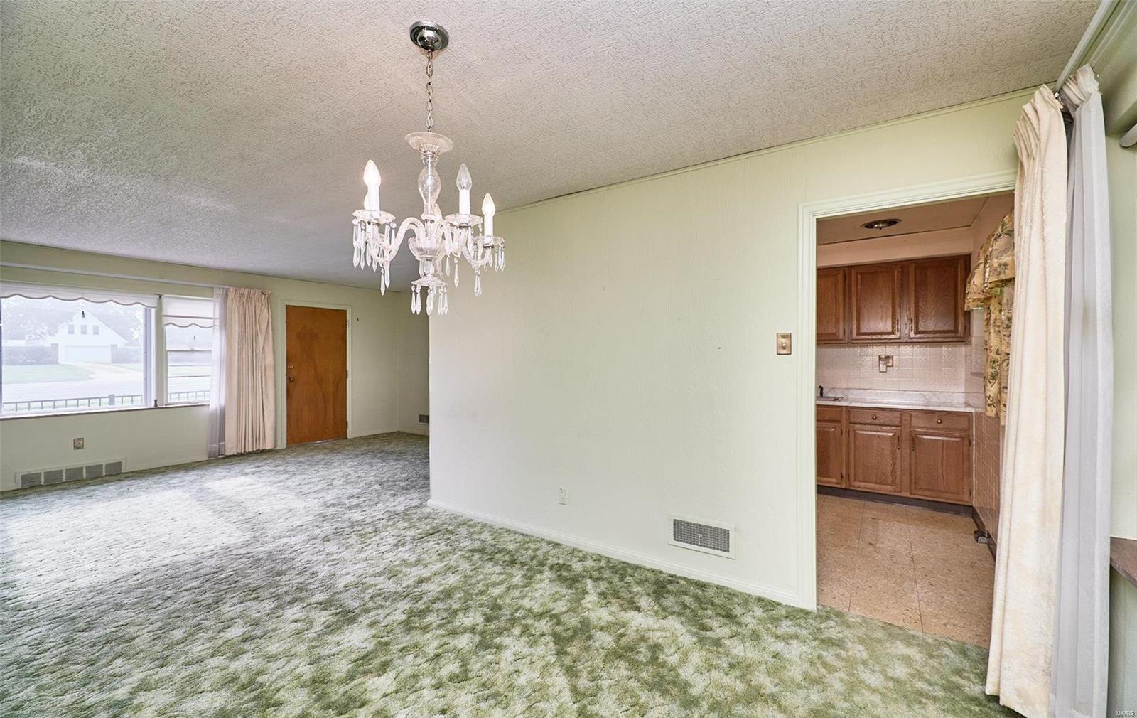 9537 Sappington Road St. Louis, MO 63126 - Photo 13 of 56 Gallery Image 13