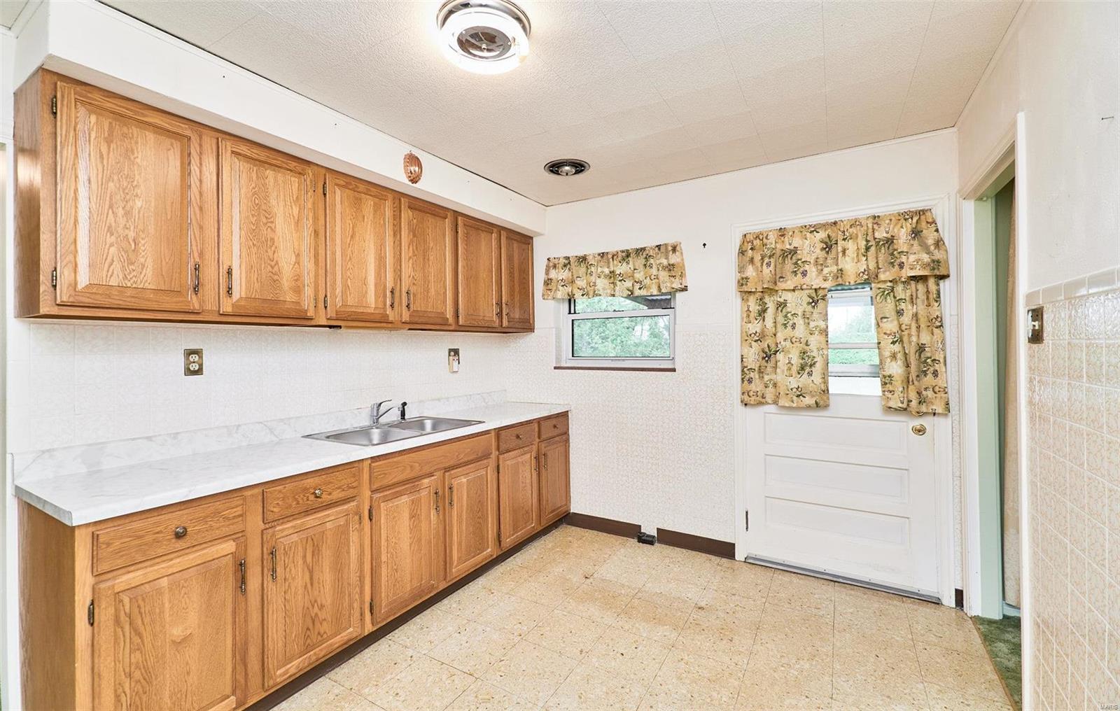 9537 Sappington Road St. Louis, MO 63126 - Photo 15 of 56 Gallery Image 15