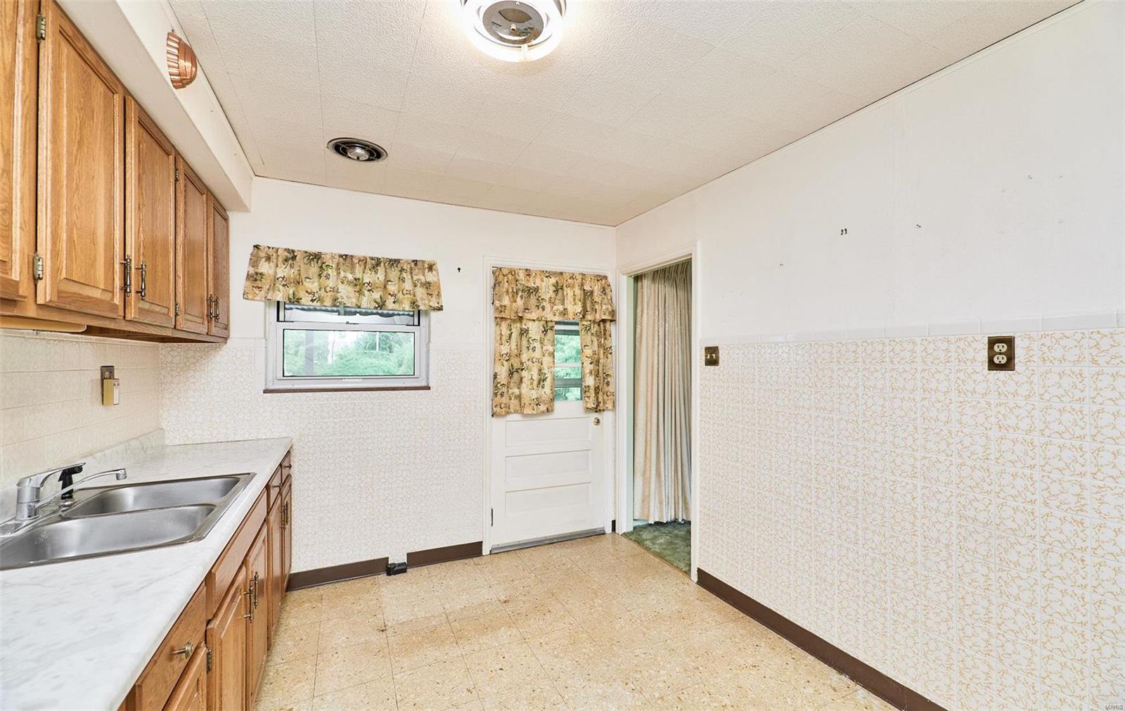 9537 Sappington Road St. Louis, MO 63126 - Photo 16 of 56 Gallery Image 16