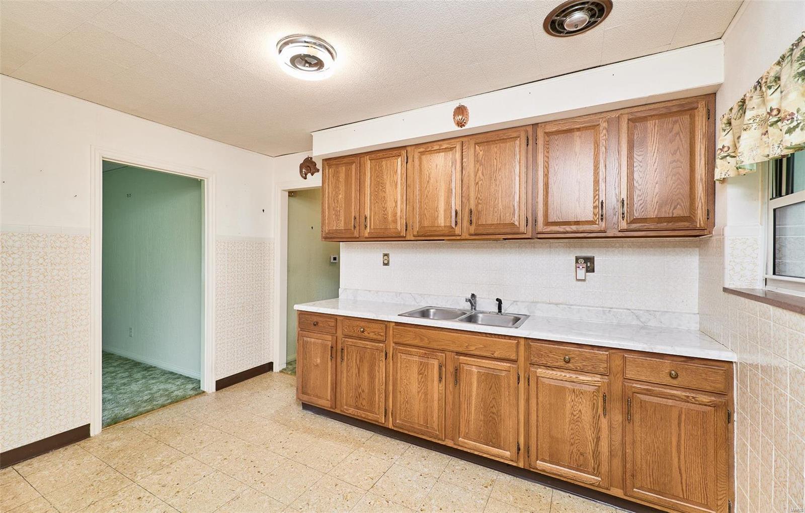 9537 Sappington Road St. Louis, MO 63126 - Photo 17 of 56 Gallery Image 17