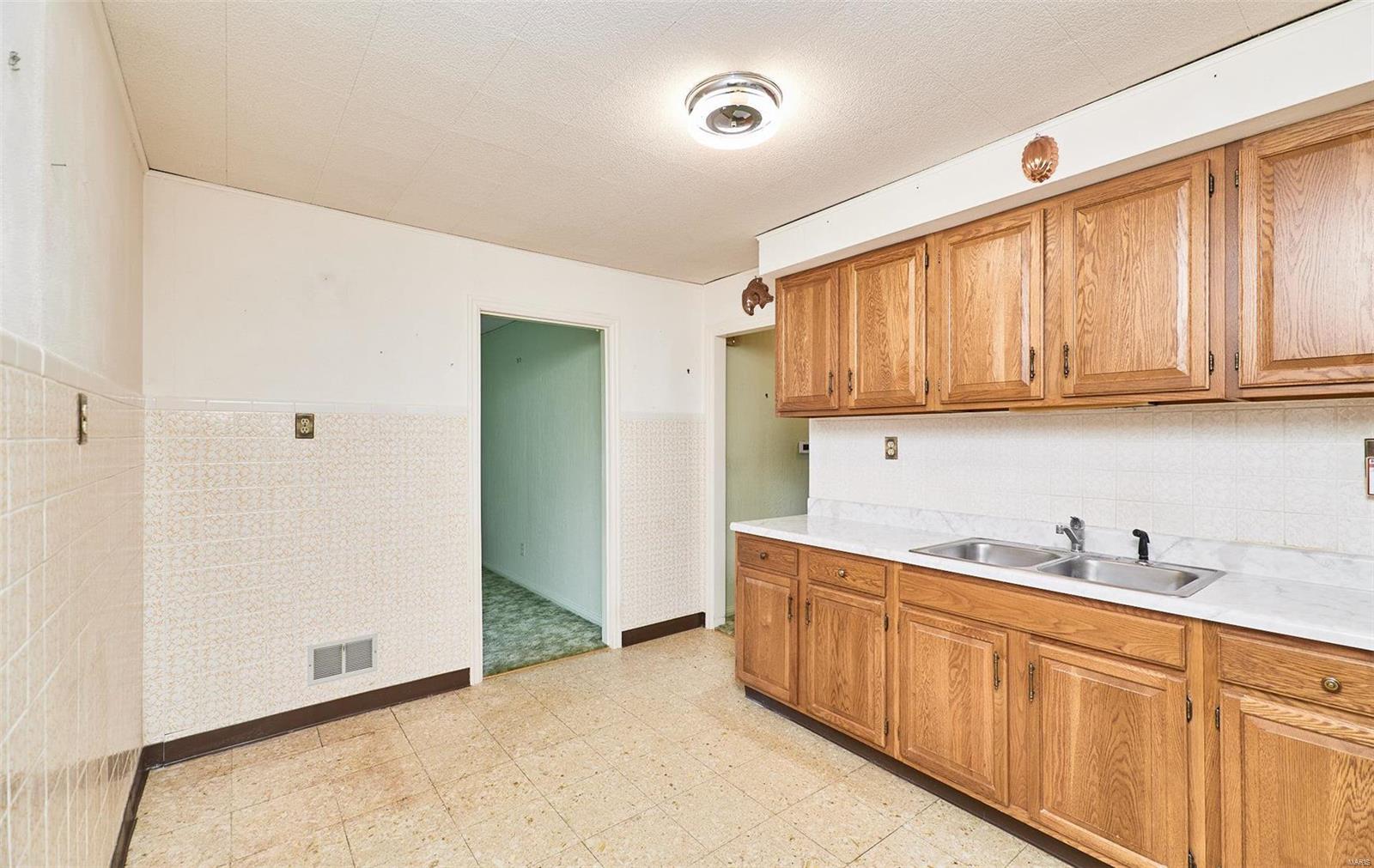 9537 Sappington Road St. Louis, MO 63126 - Photo 18 of 56 Gallery Image 18